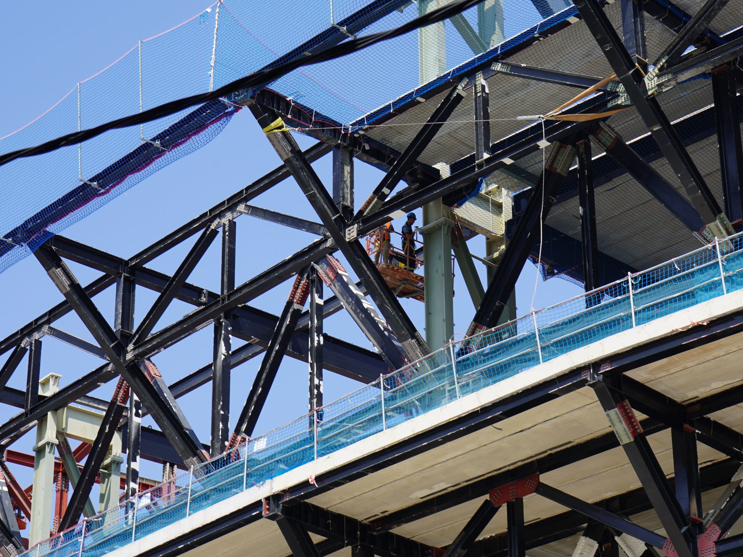 Structural steel frame and bracing during construction